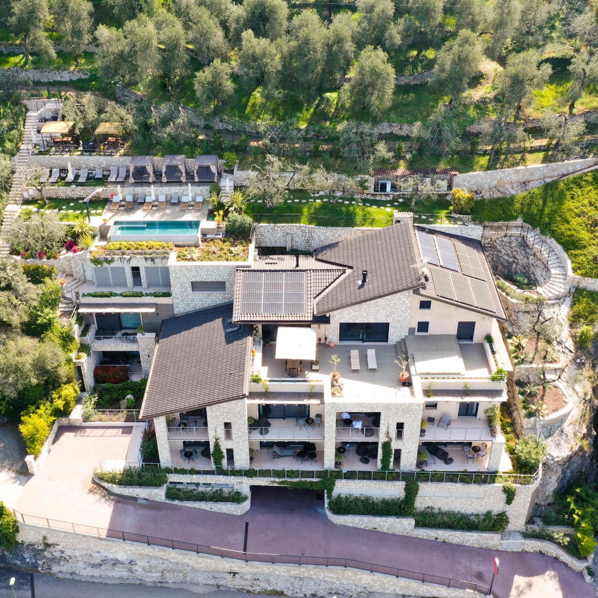 Sunset Apartment *